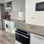 Studio Cosy Avec Terrasse, Clim, A 50M Plage Et 100M Commerces, Frejus - Fr-1-226A-177