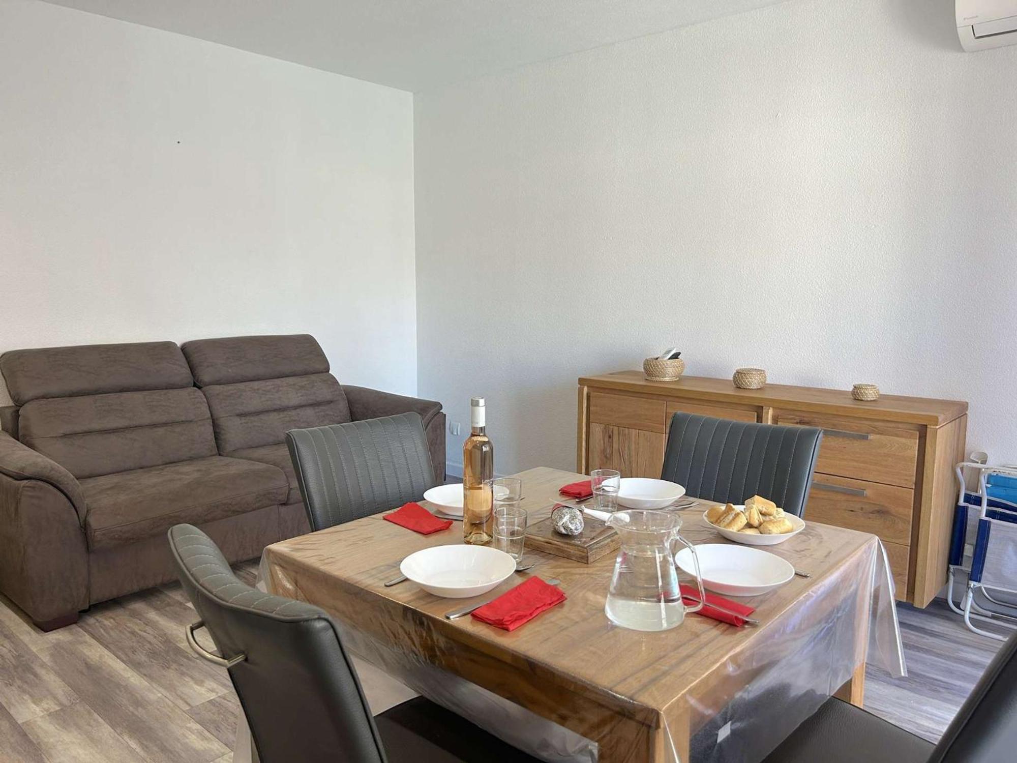 Cosy Avec Terrasse, Clim, A 50m Et 100m Commerces, - Fr-1-226a-177