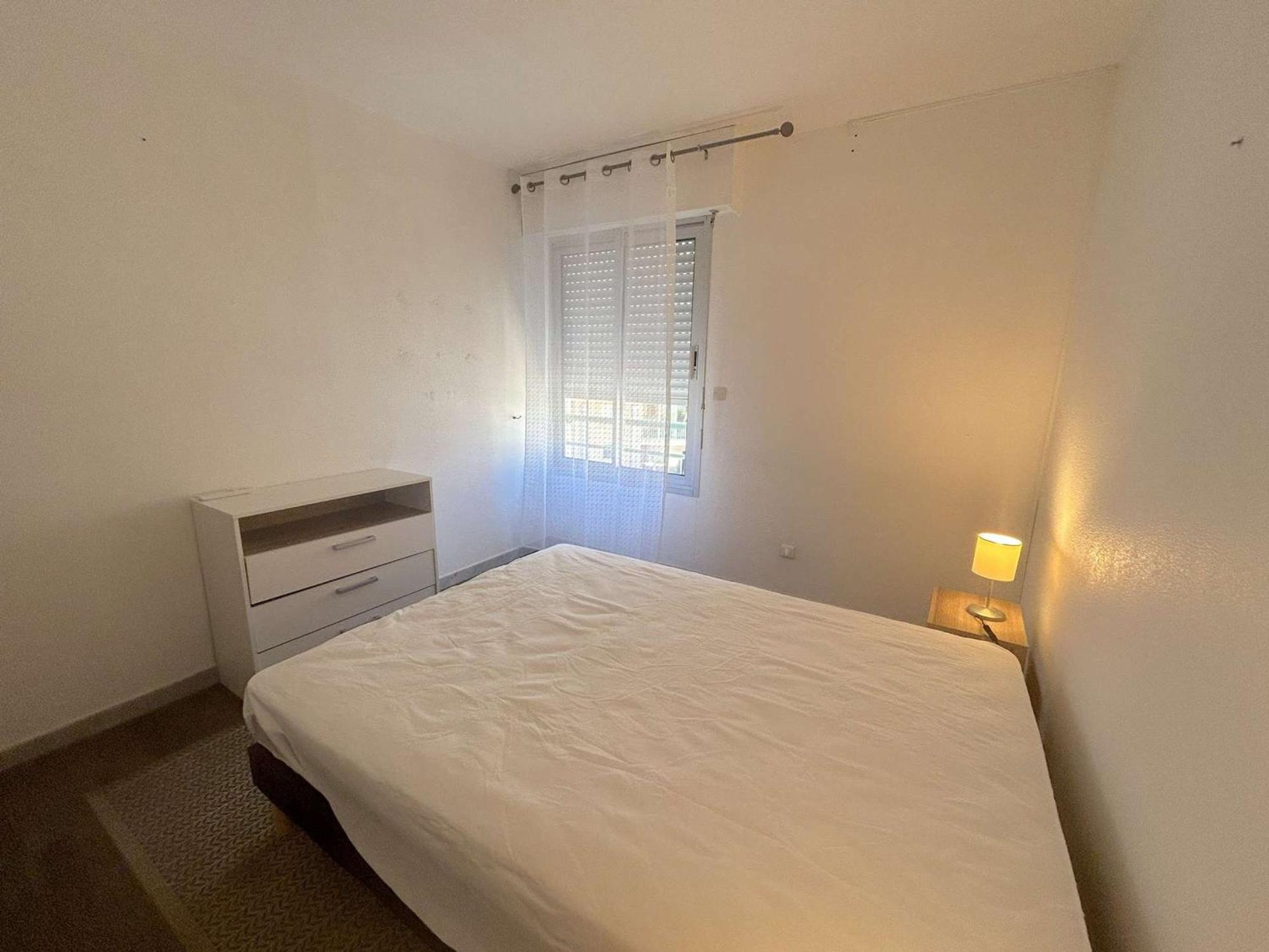 Cosy Avec Terrasse, Clim, A 50m Et 100m Commerces, - Fr-1-226a-177 Appartement