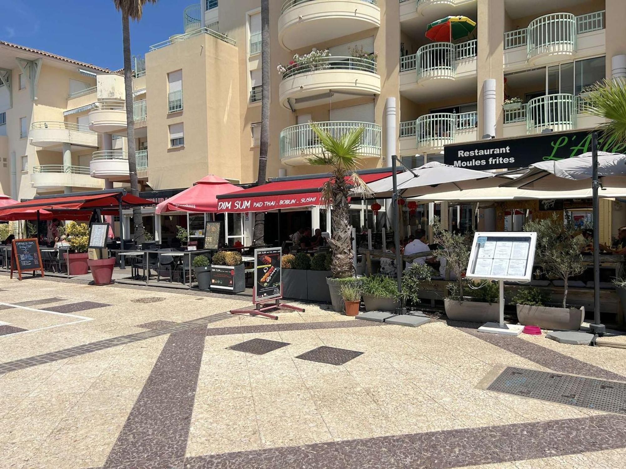 Cosy Avec Terrasse, Clim, A 50m Et 100m Commerces, - Fr-1-226a-177 Fréjus